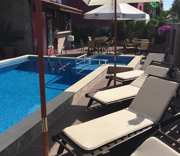 The White Complex ネセバル