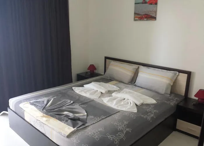 The White Complex 別荘